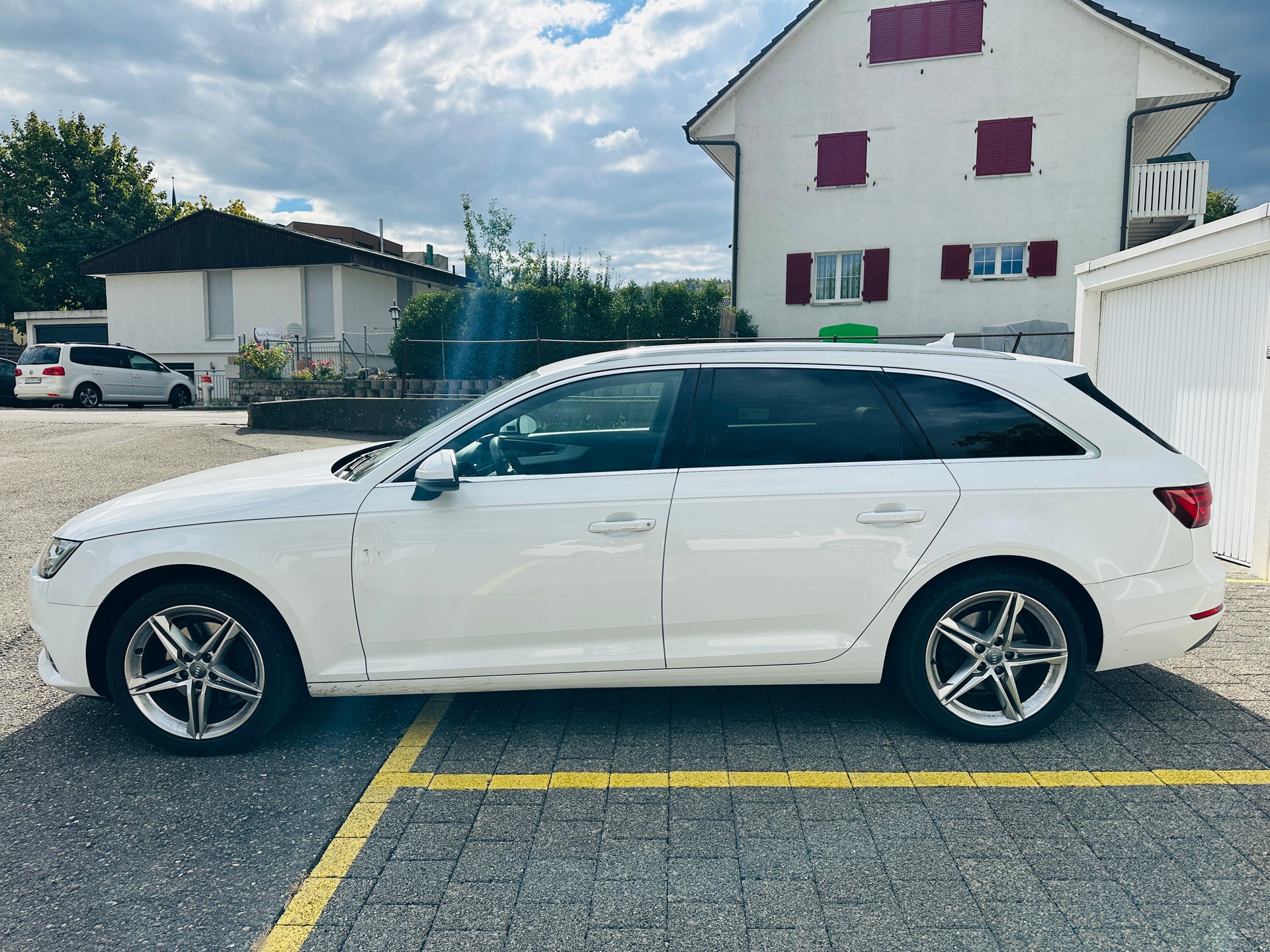AUDI A4 Avant 2.0 TFSI g-tron S-tronic-image-4