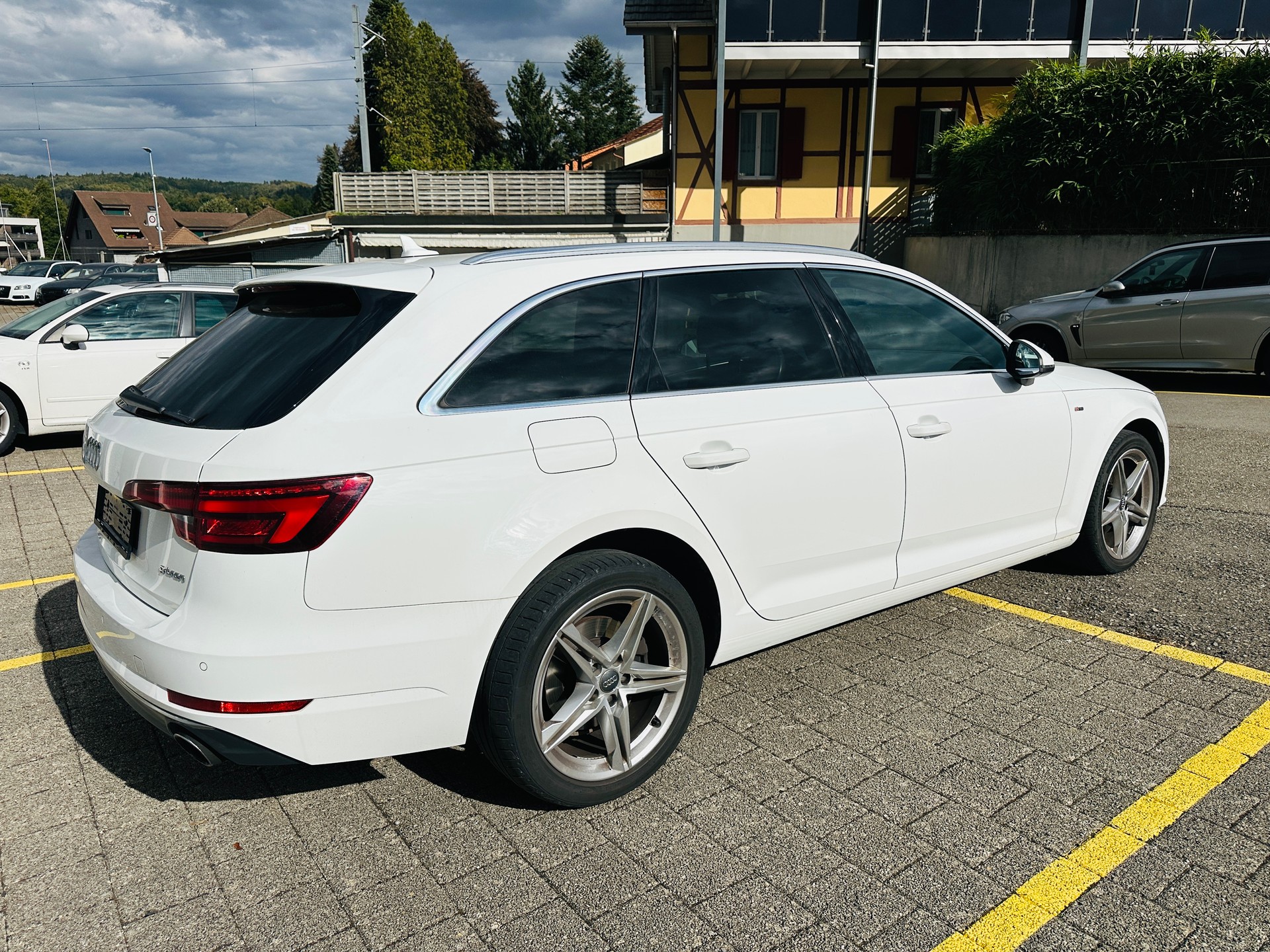 AUDI A4 Avant 2.0 TFSI g-tron S-tronic-image-6