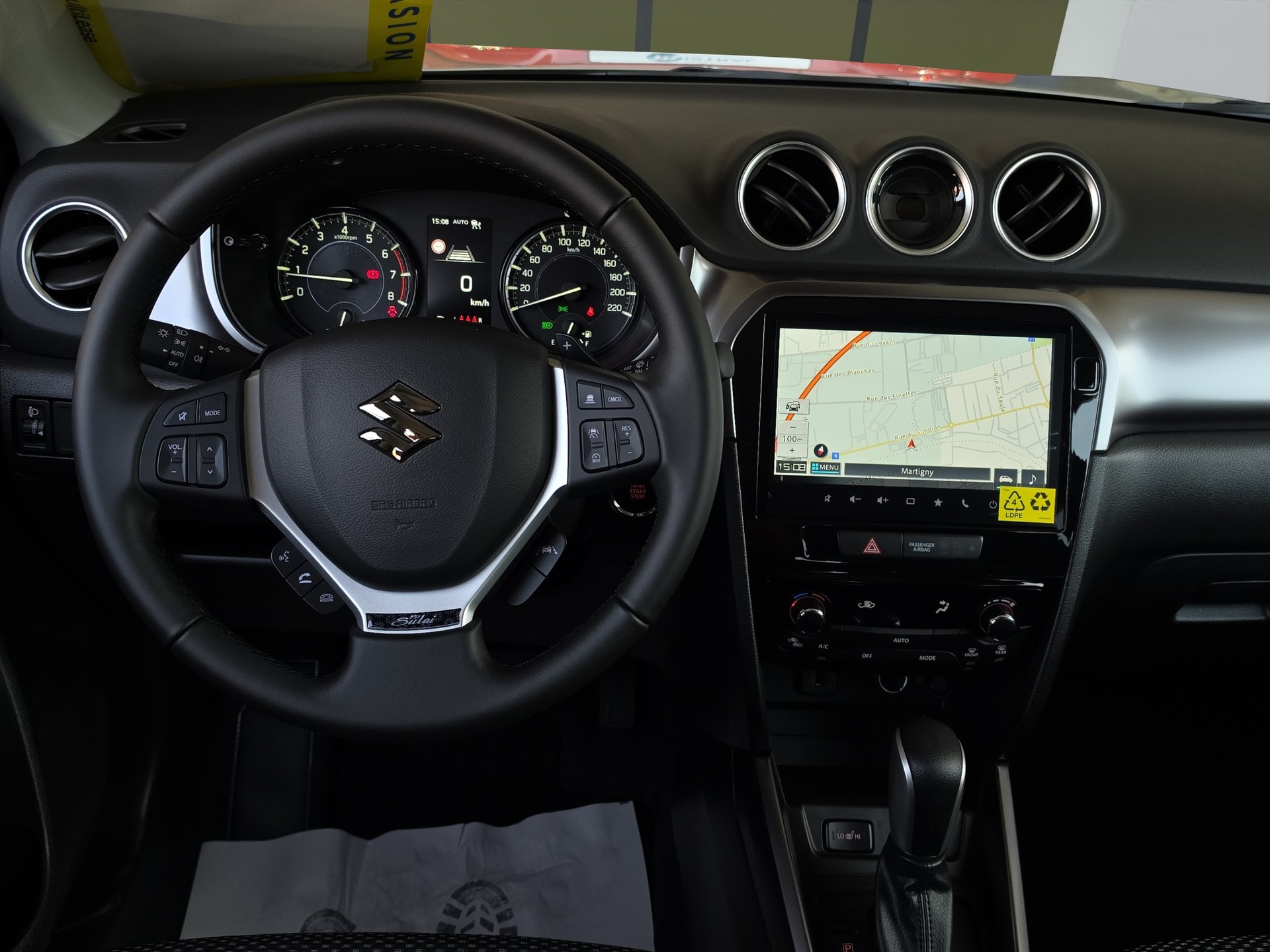 SUZUKI Vitara 1.4 T Piz Sulai Hybrid 4x4-image-6