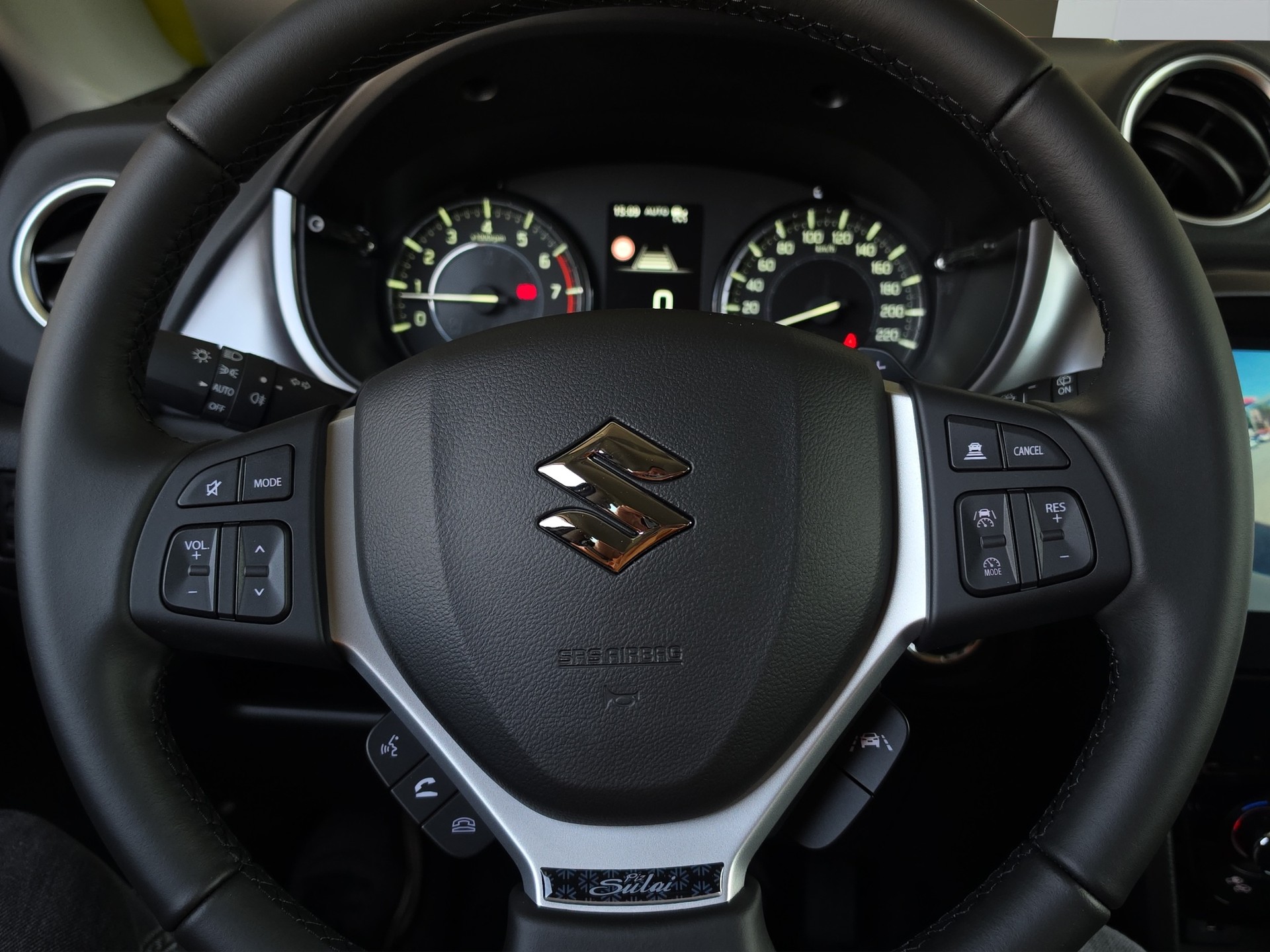 SUZUKI Vitara 1.4 T Piz Sulai Hybrid 4x4-image-5