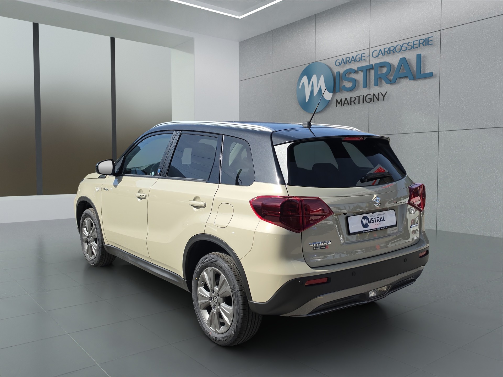 SUZUKI Vitara 1.4 T Piz Sulai Hybrid 4x4-showroom-element-1