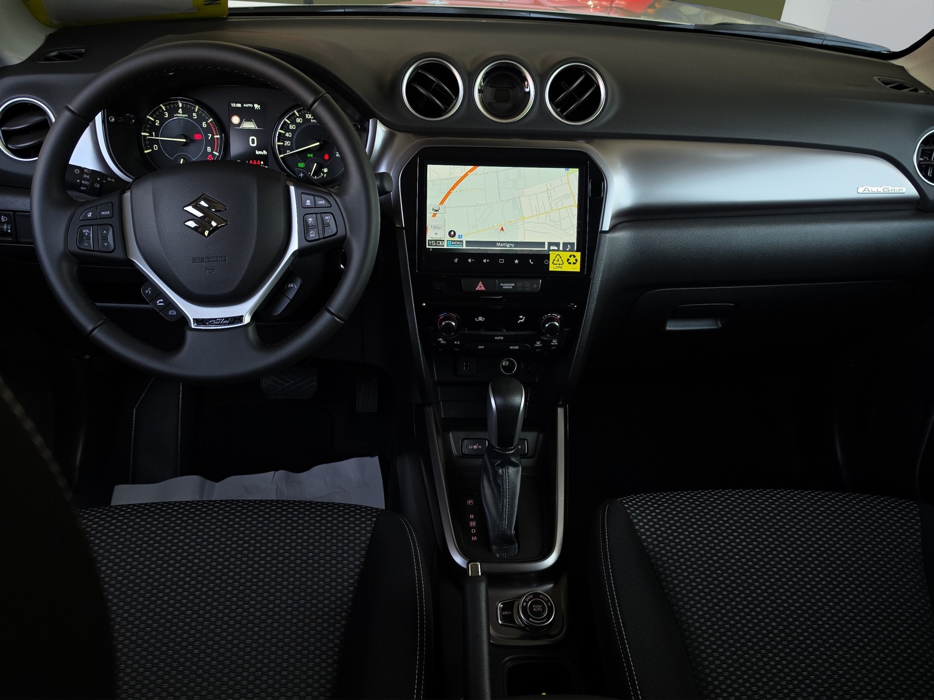SUZUKI Vitara 1.4 T Piz Sulai Hybrid 4x4-image-10