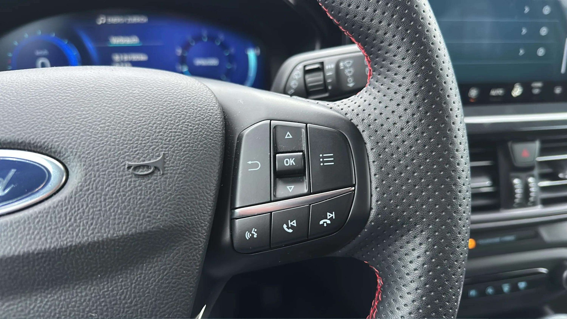 FORD Focus 1.0 MHEV ST-Line X Automat 155PS-image-23