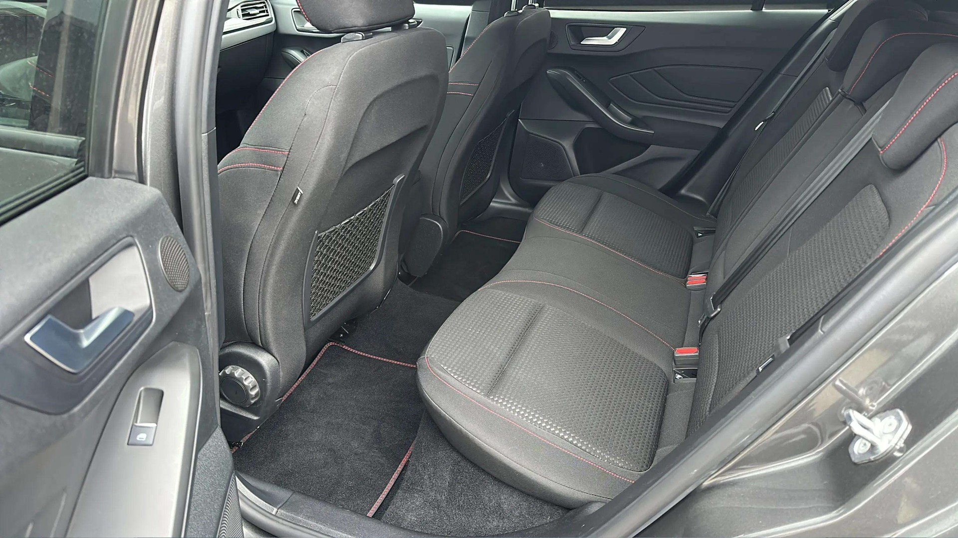 FORD Focus 1.0 MHEV ST-Line X Automat 155PS-image-12