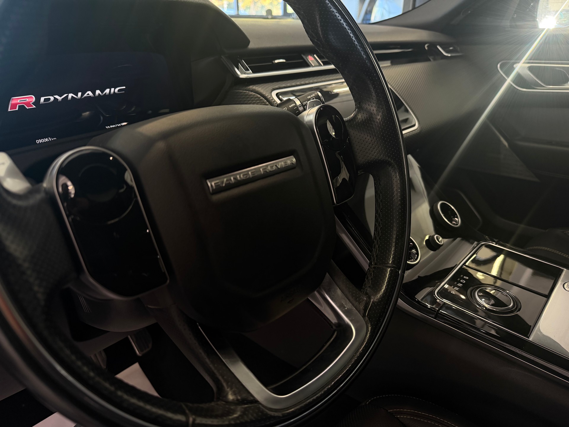 LAND ROVER Range Rover Velar R-Dynamic P 380 SE Automatic-image-6