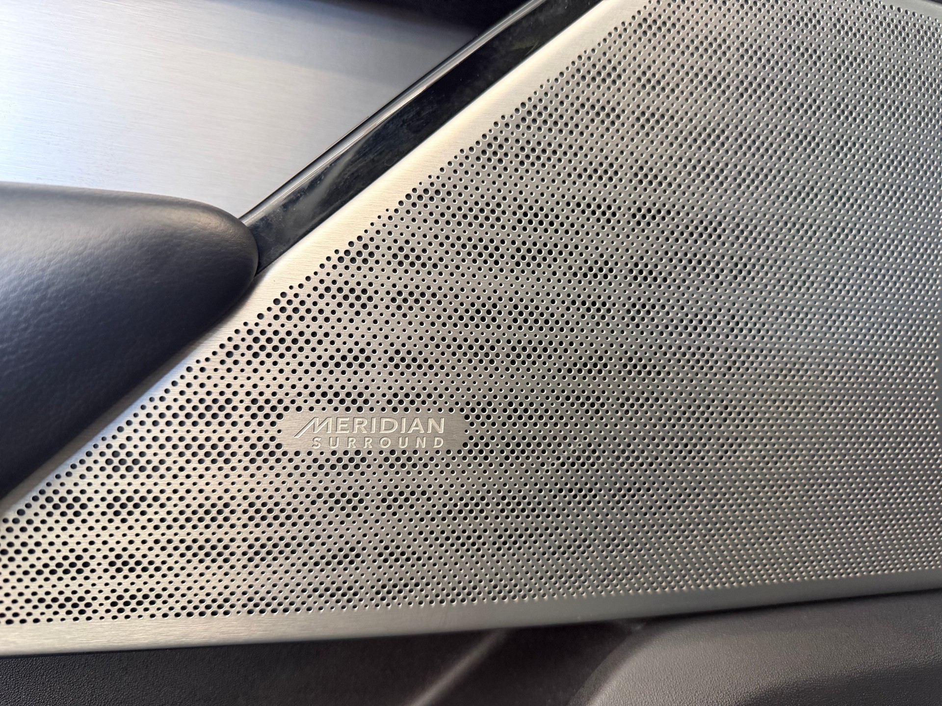 LAND ROVER Range Rover Velar R-Dynamic P 380 SE Automatic-image-7