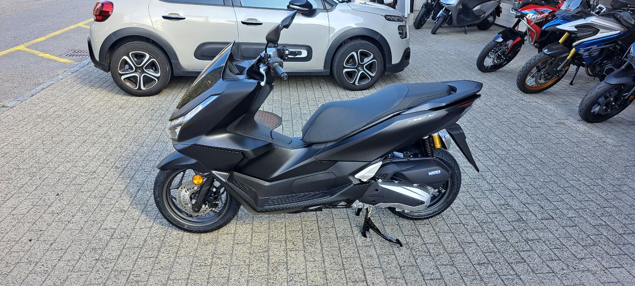 HONDA PCX 125 DX TFT. connectivity-image-2