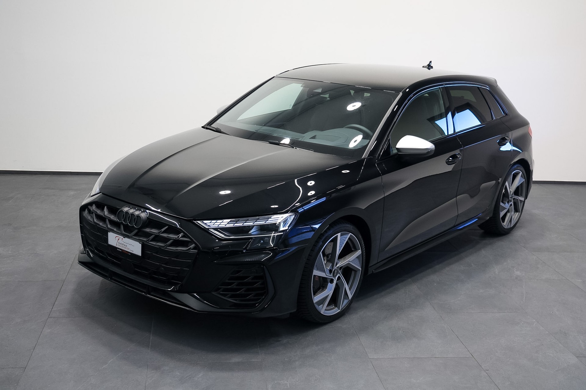 AUDI S3 Sportback TFSI quattro S-tronic *Akrapovic*Audi Werksgarantie bis 07.2027*-showroom-element-3