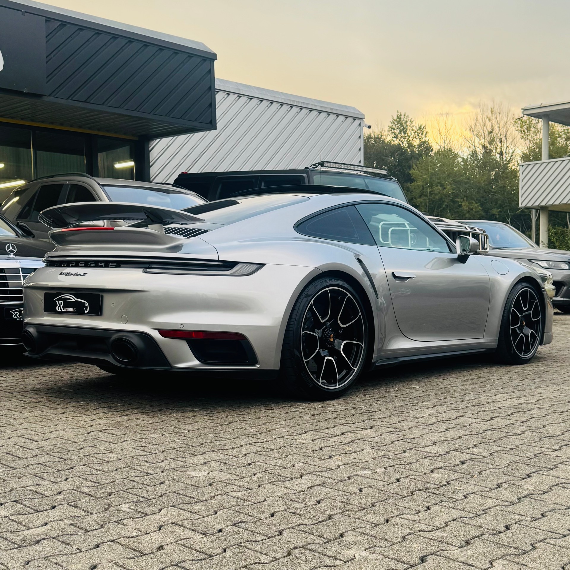PORSCHE 911 Turbo S PDK-showroom-element-2