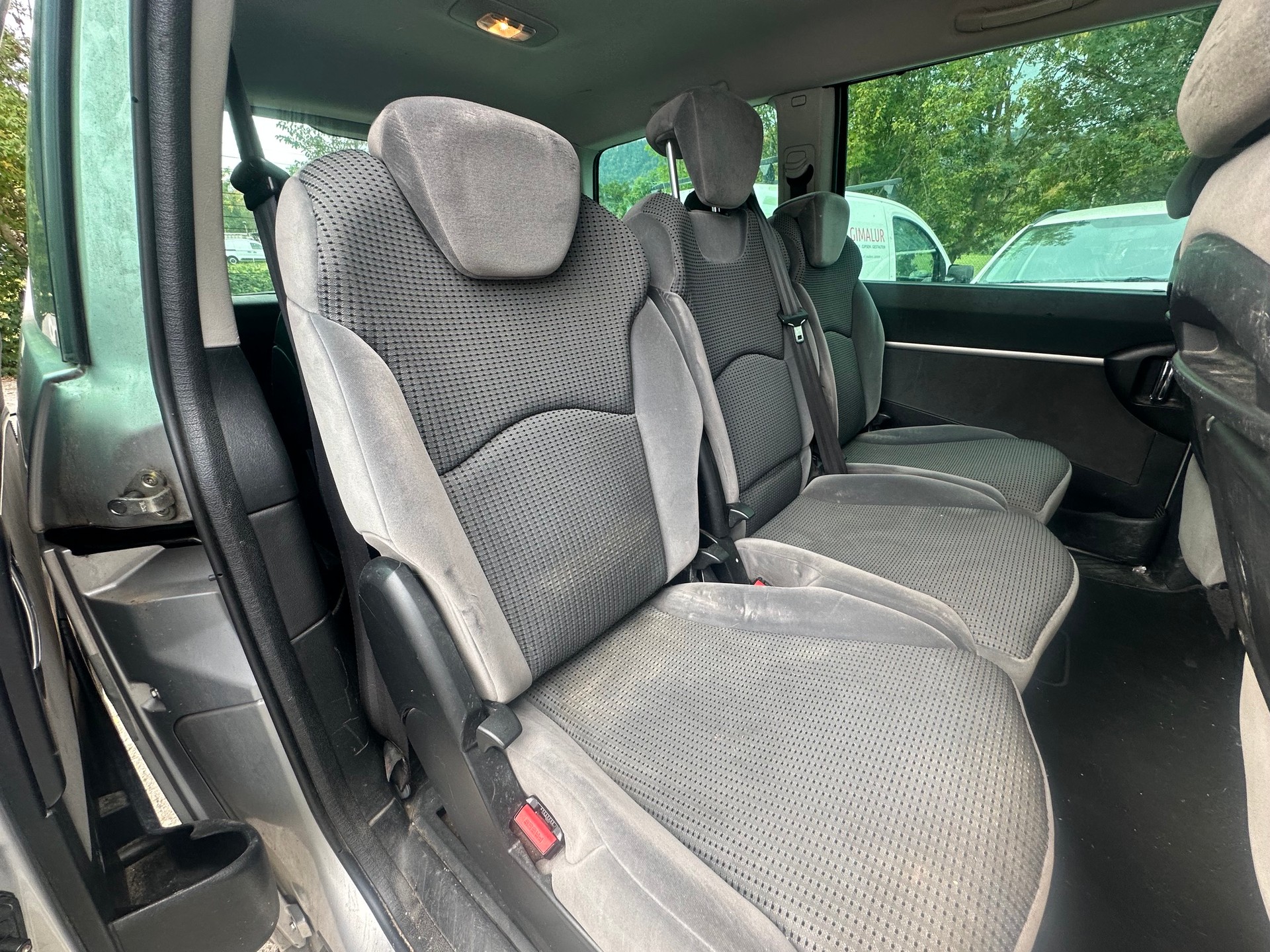 PEUGEOT 807 2.0 16V HDi Allure-image-6