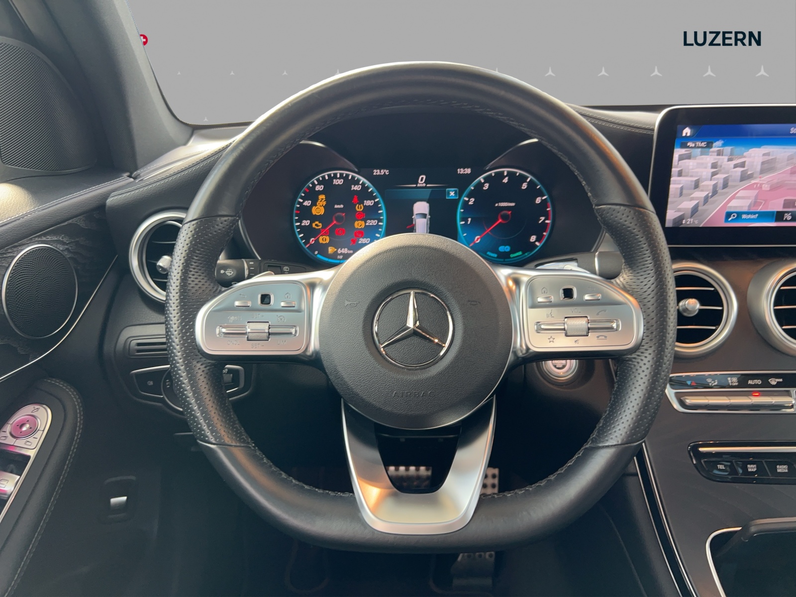 MERCEDES-BENZ GLC 200 AMG Line 4Matic 9G-Tronic-image-9