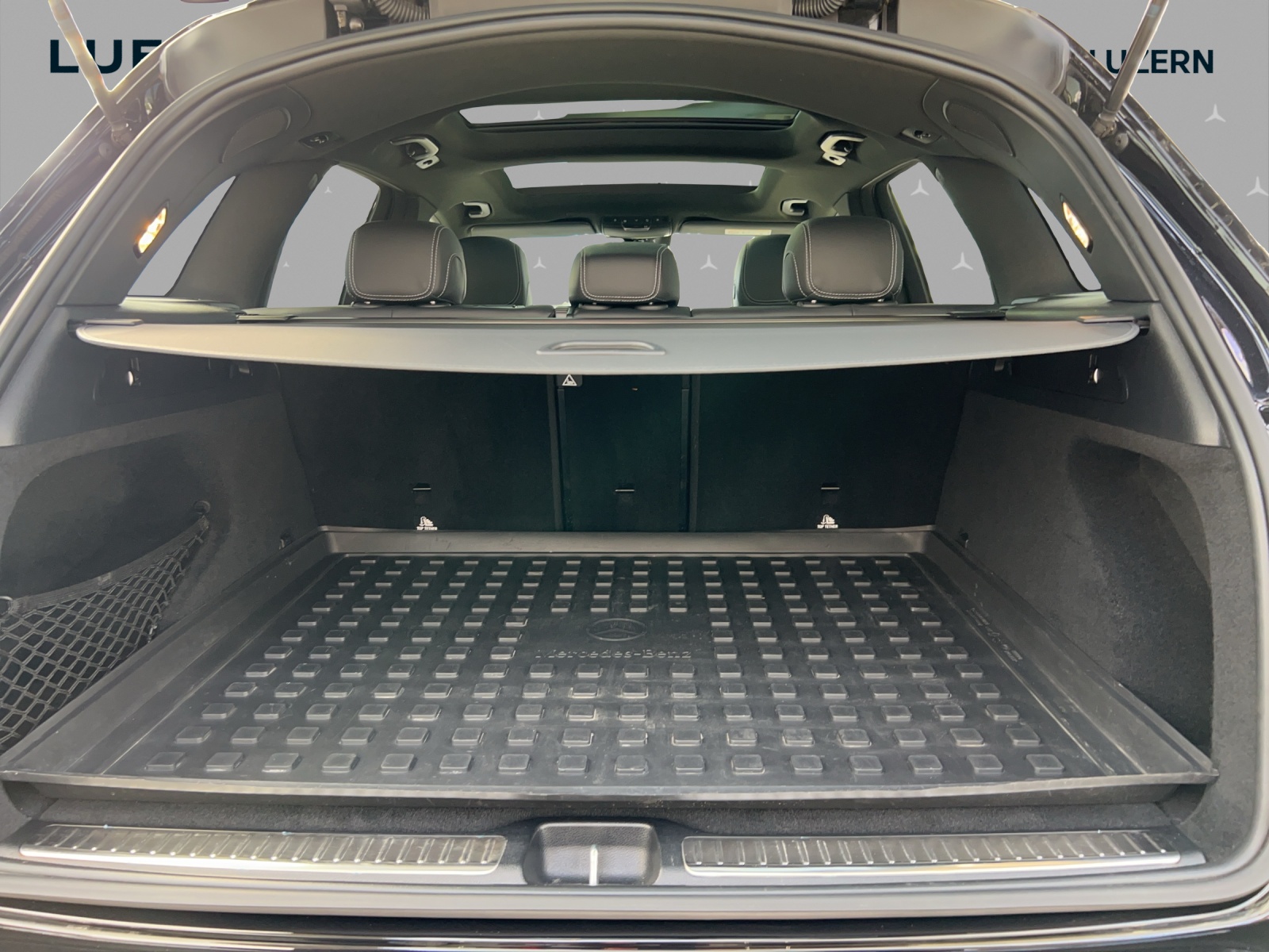 MERCEDES-BENZ GLC 200 AMG Line 4Matic 9G-Tronic-image-14