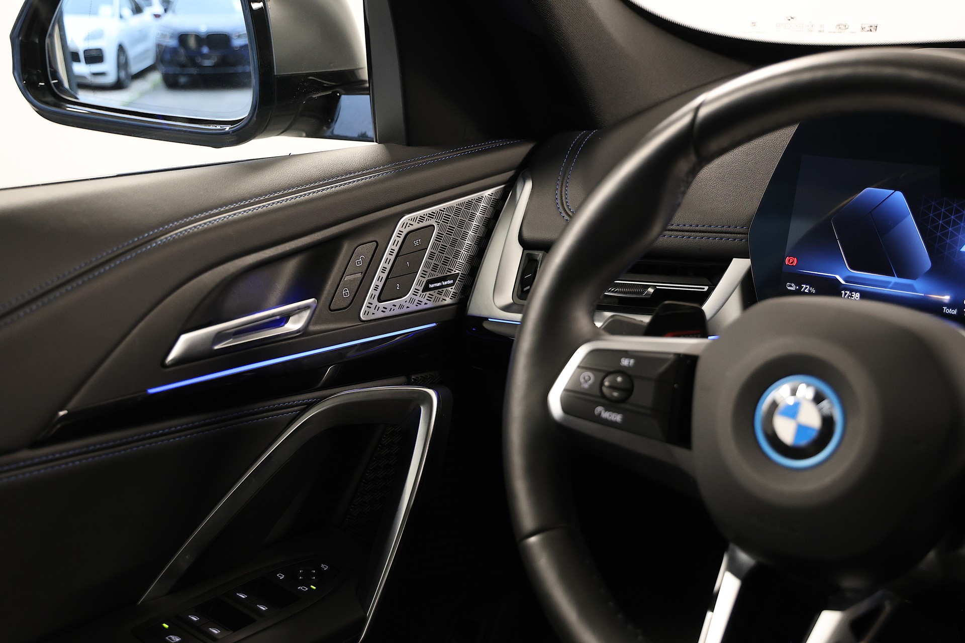 BMW iX1 30 xDrive M-Sport-image-13