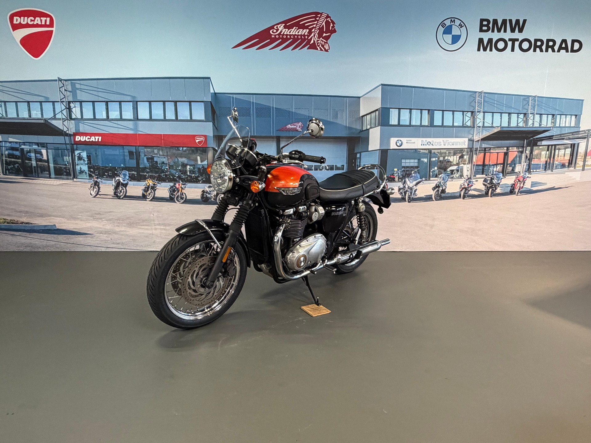 TRIUMPH Bonneville T120 ABS-image-2