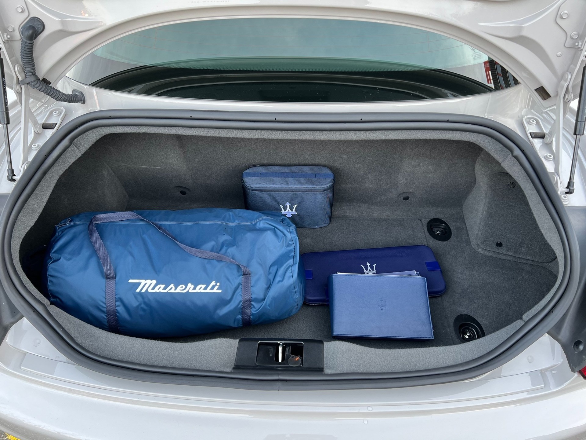 MASERATI GranTurismo MC Stradale Centenial Edition-image-18