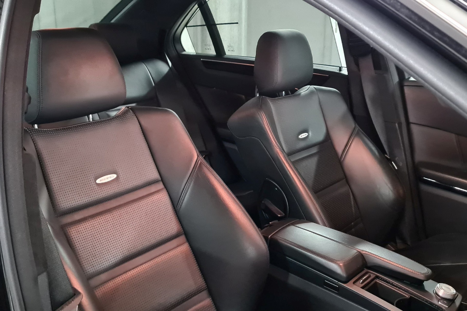MERCEDES-BENZ E 63 CGI AMG 7G-Tronic-image-12