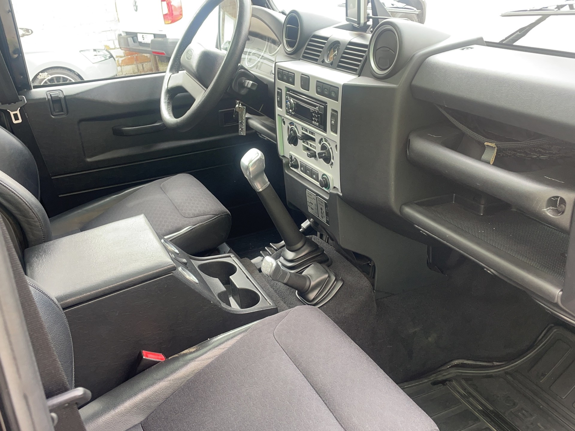 LAND ROVER Defender 110 SW 2.4Tdc SVX-image-8