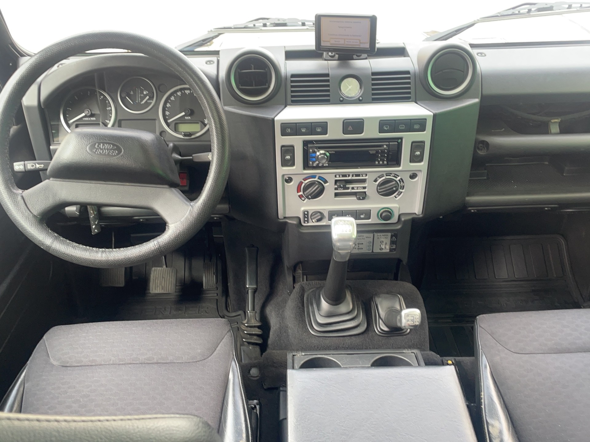 LAND ROVER Defender 110 SW 2.4Tdc SVX-image-5