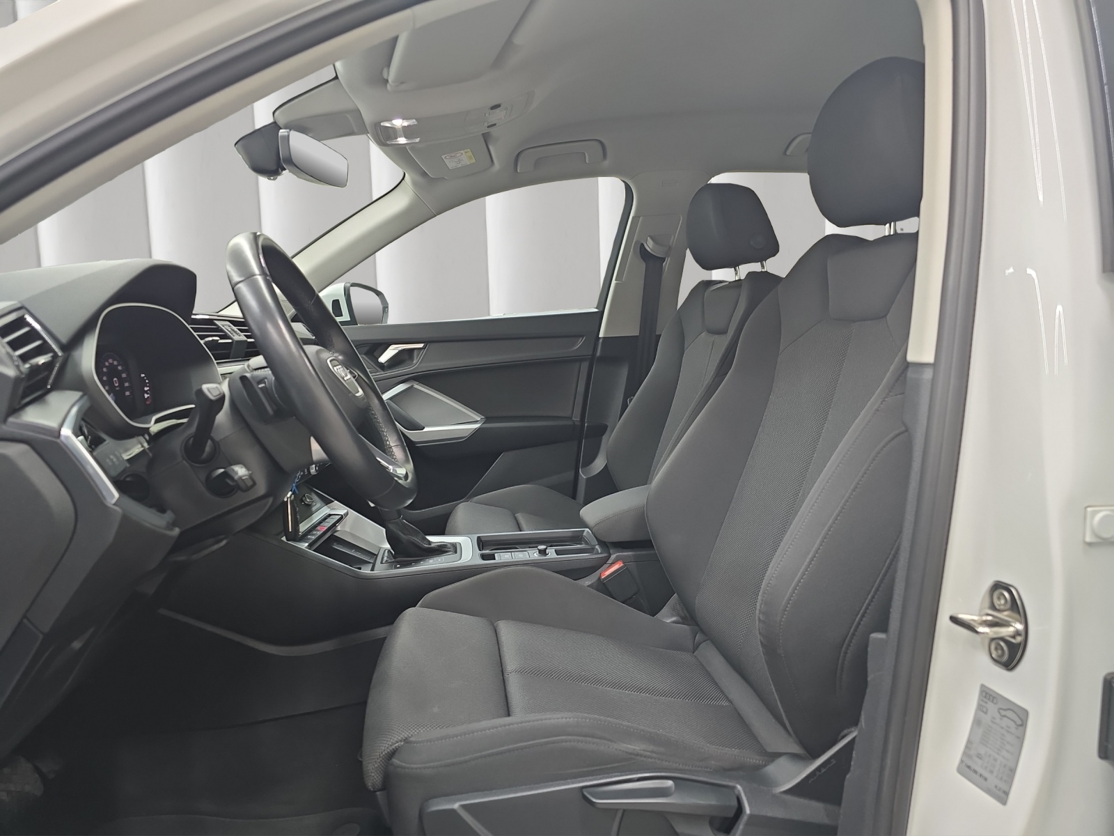 AUDI Q3 2.0 40 TFSI S line quattro S-Tronic-image-10