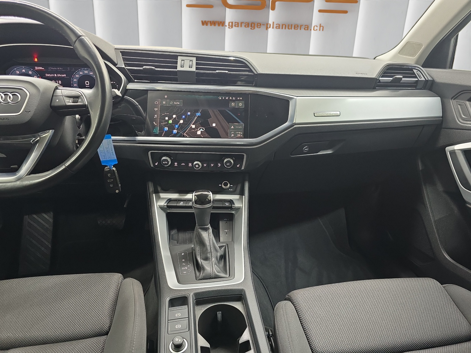 AUDI Q3 2.0 40 TFSI S line quattro S-Tronic-image-9