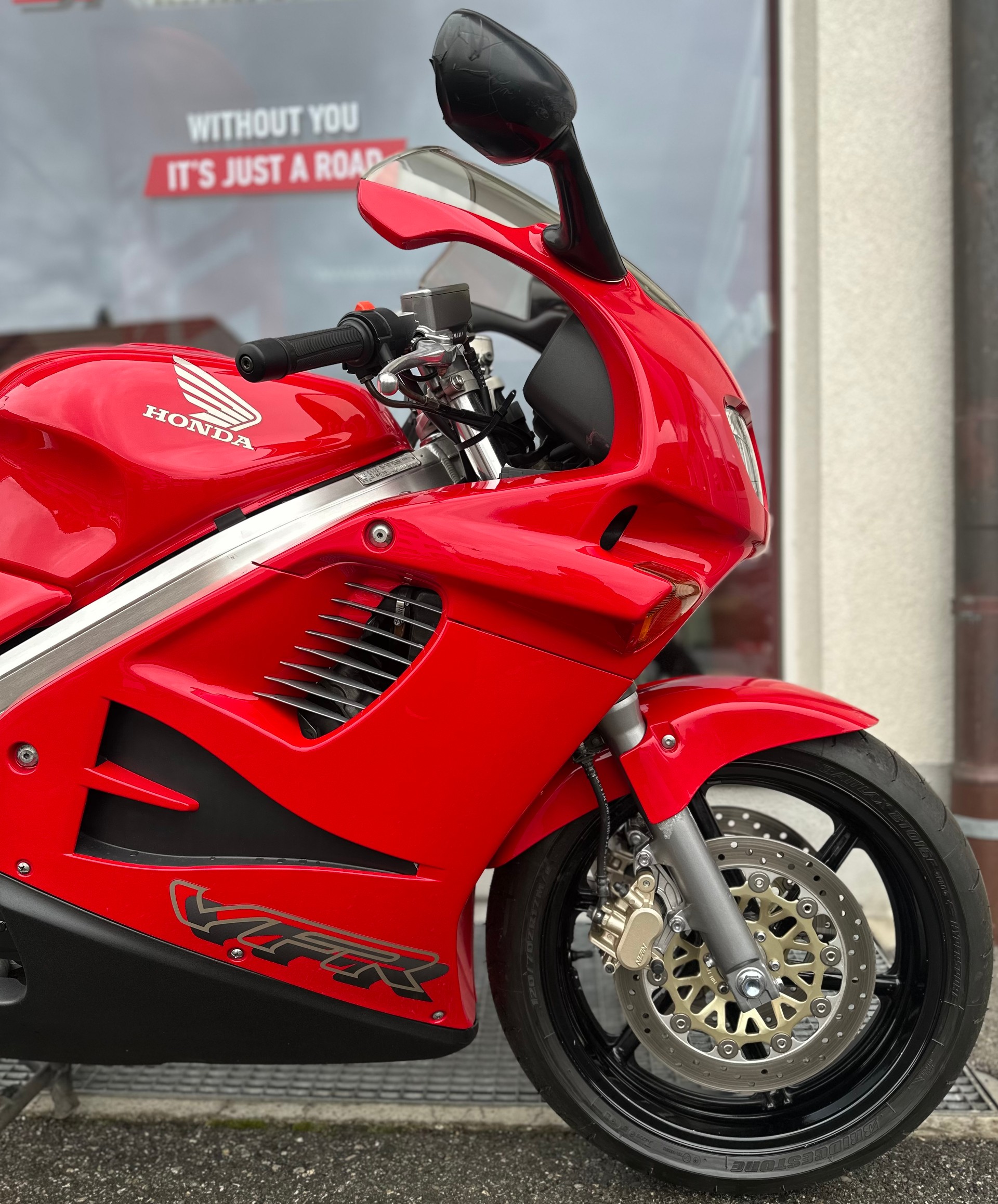 HONDA VFR 750 F R-V-image-5