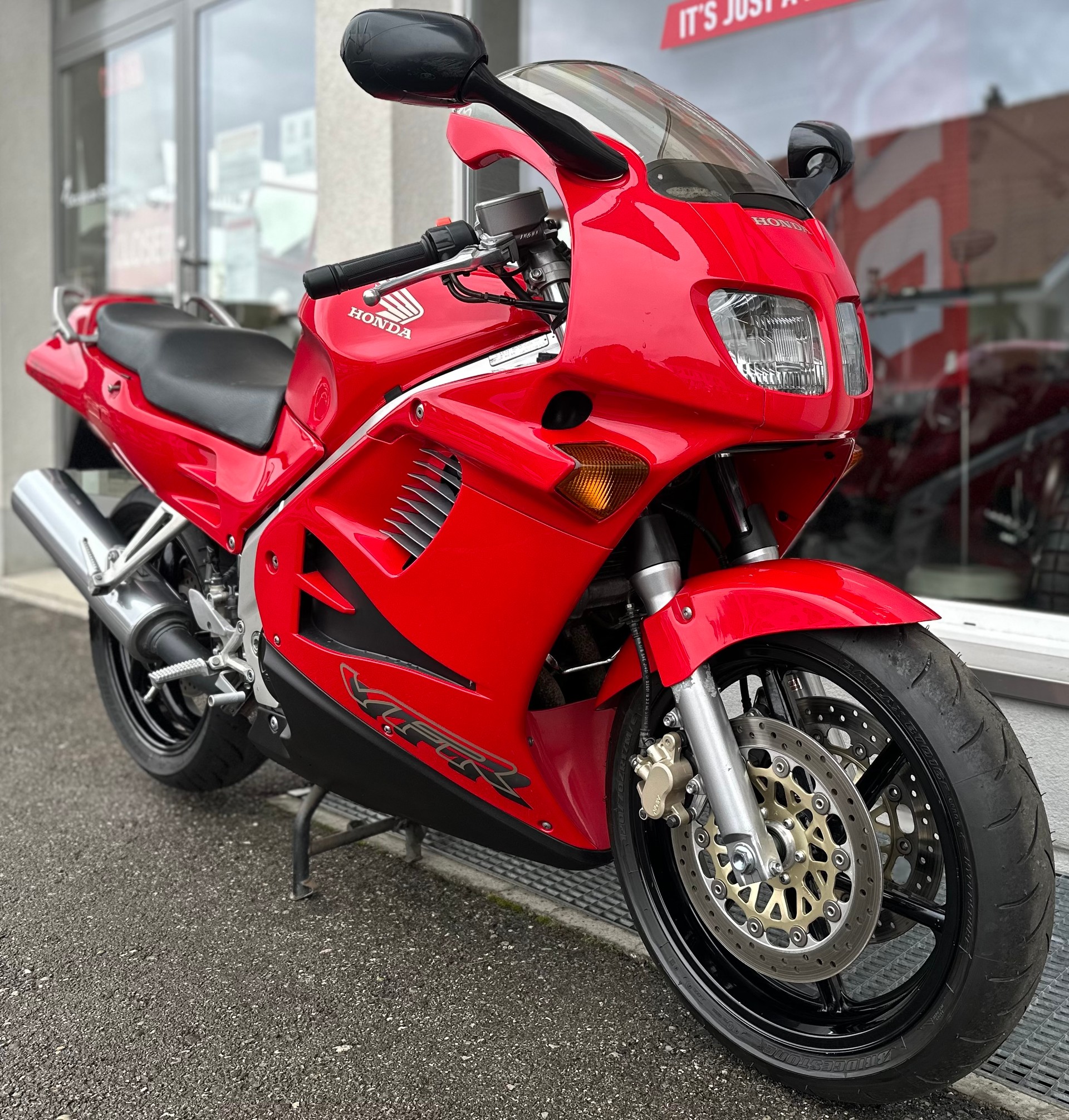 HONDA VFR 750 F R-V-image-2