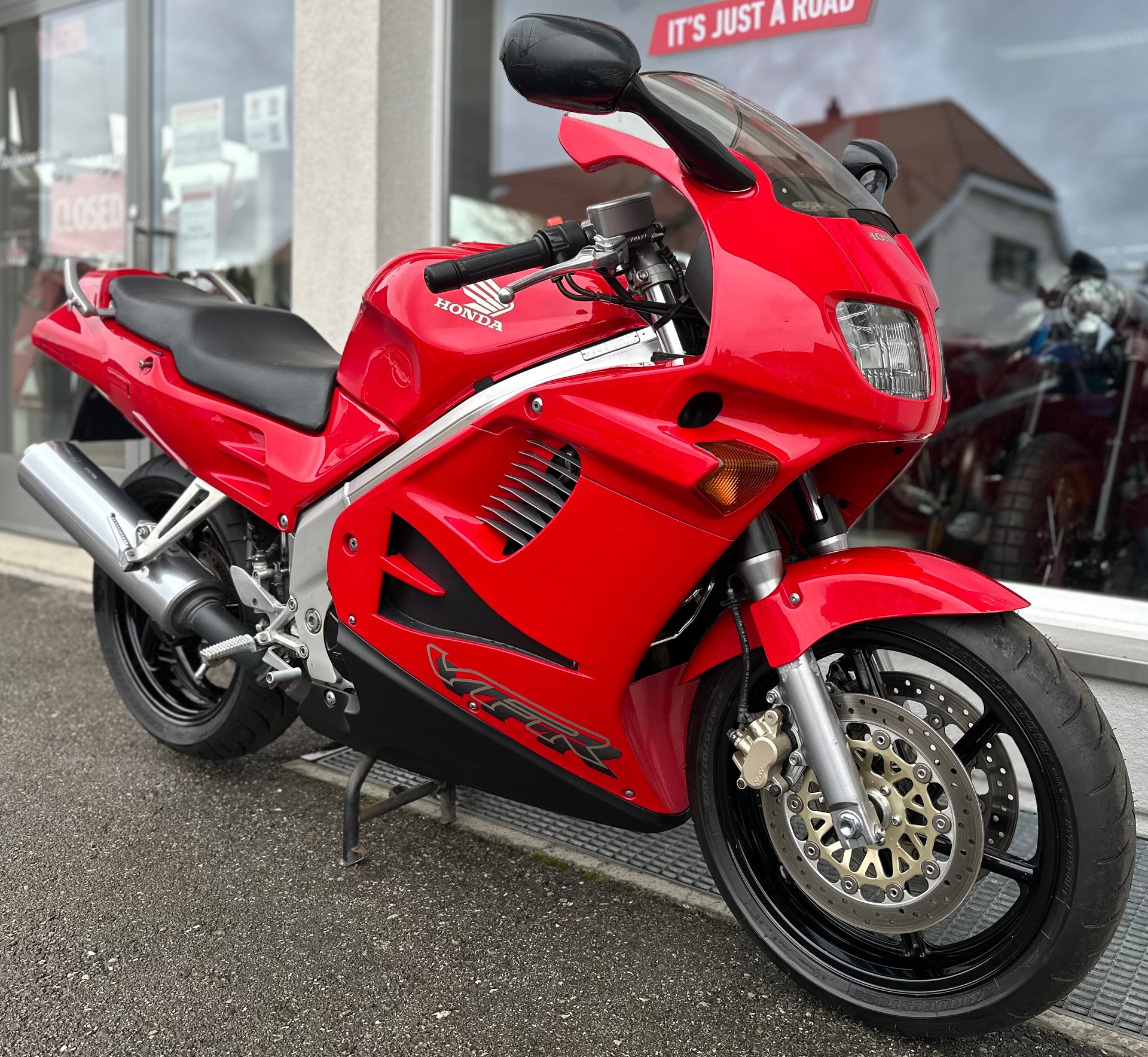 HONDA VFR 750 F R-V-image-9