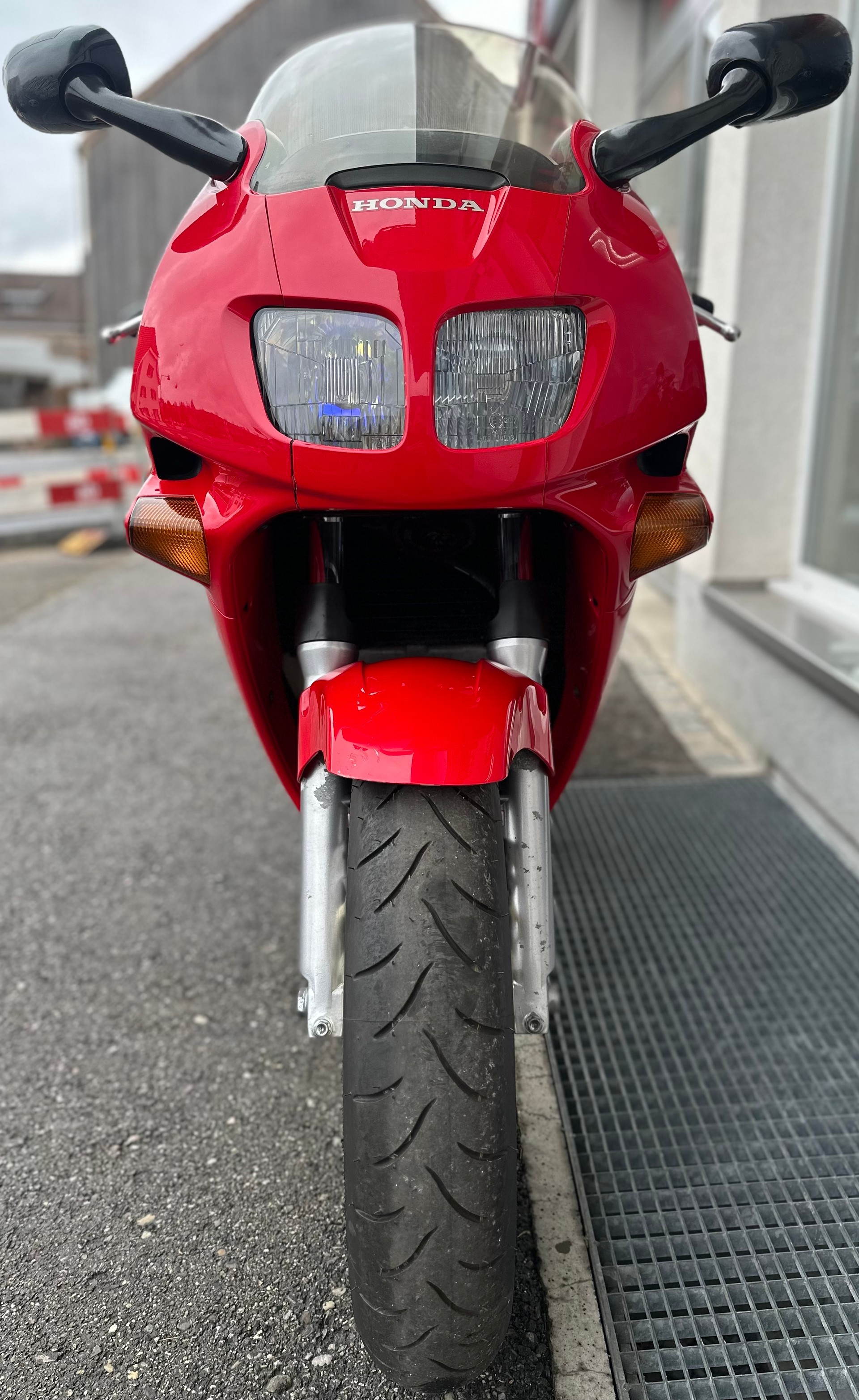 HONDA VFR 750 F R-V-image-1