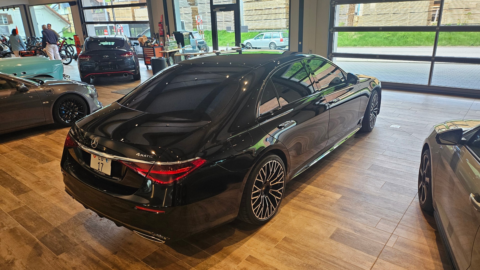 MERCEDES-BENZ S 580 e L 4Matic AMG Line 9G-Tronic-image-10