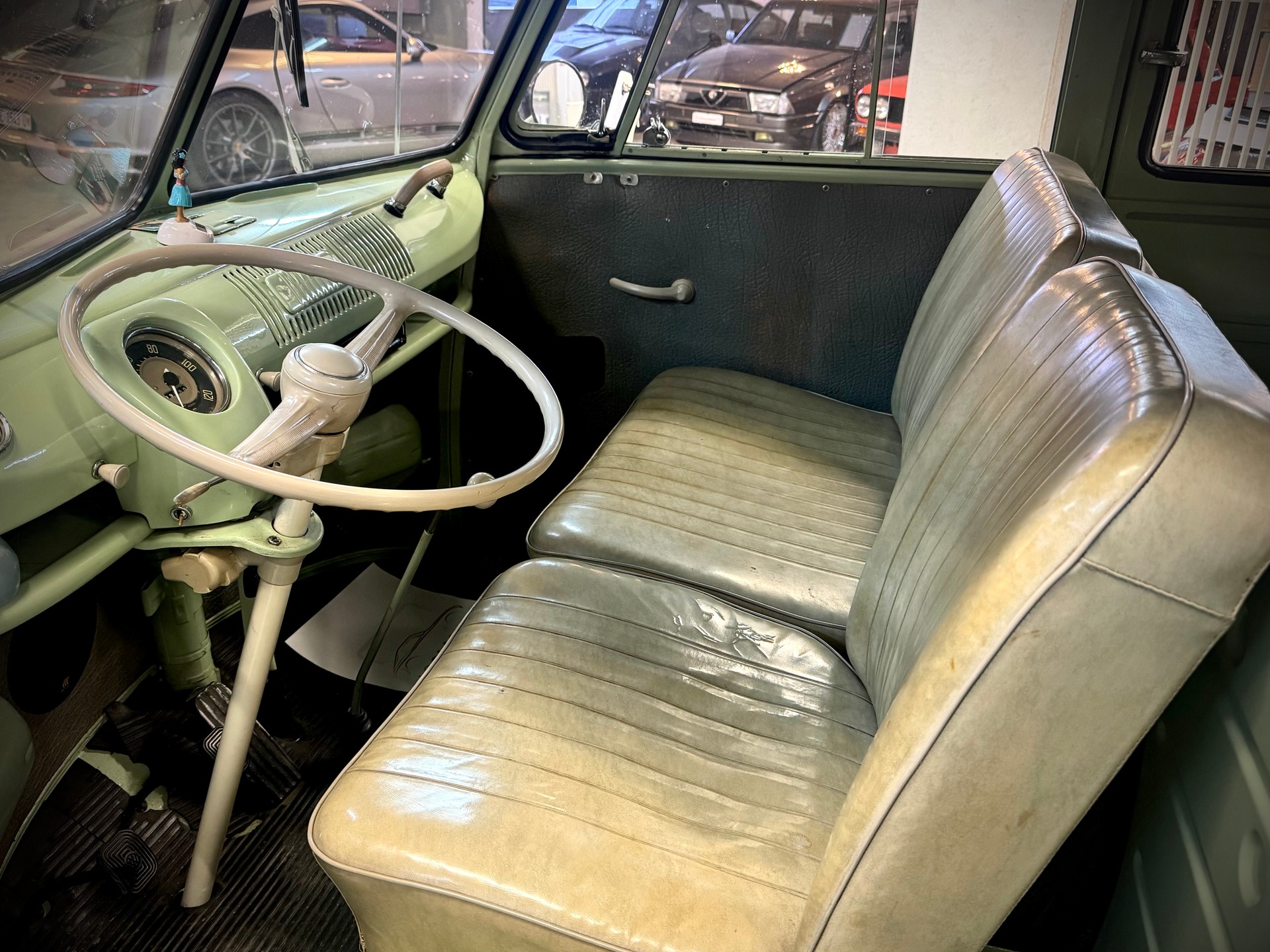 VW T1-image-12