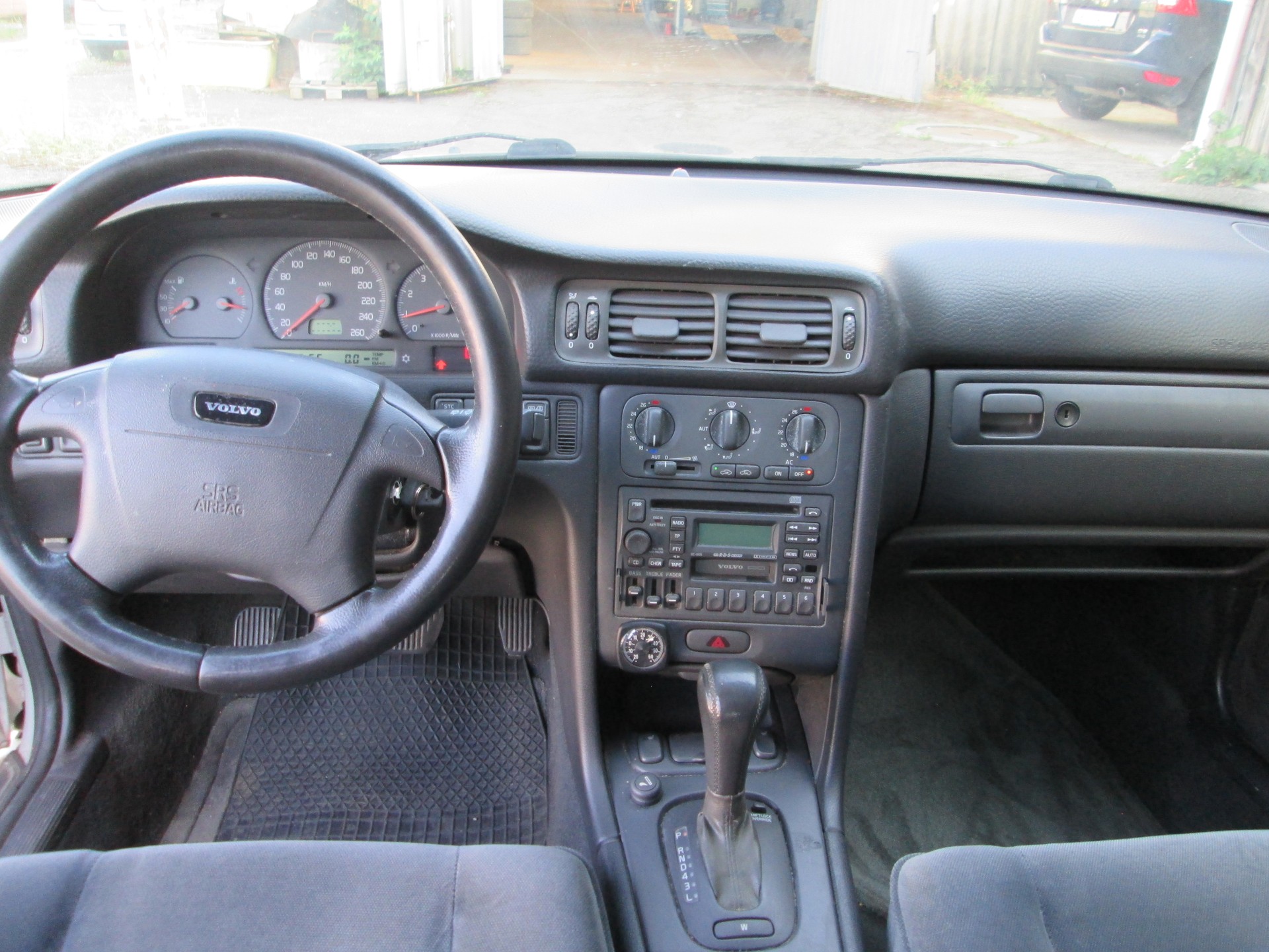 VOLVO V70 2.4 20V-image-6
