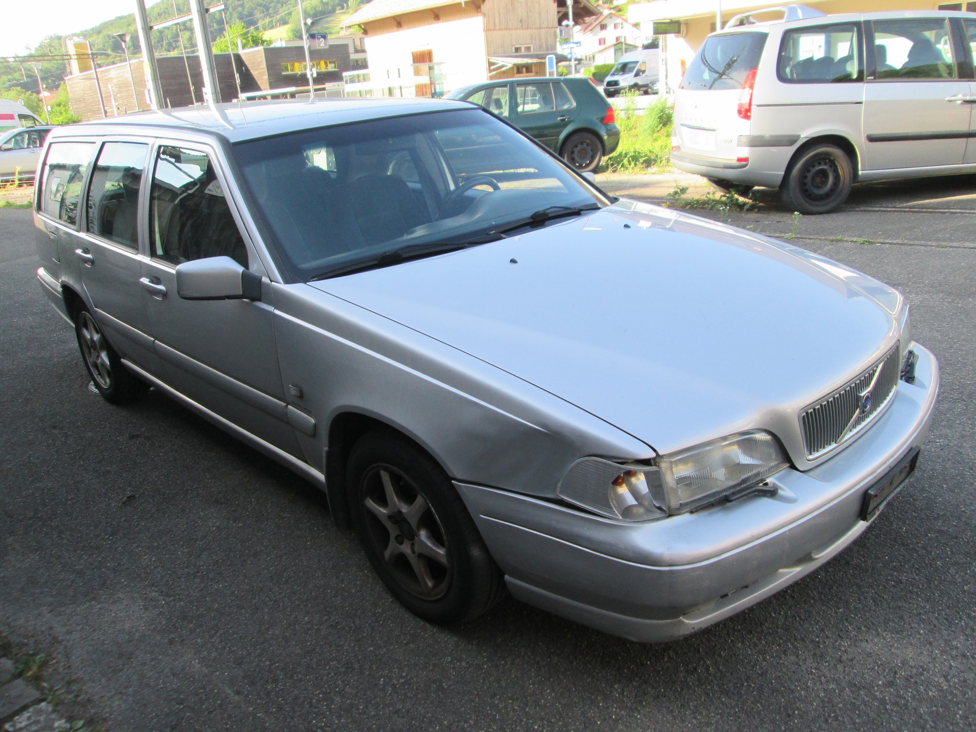 VOLVO V70 2.4 20V-image-2