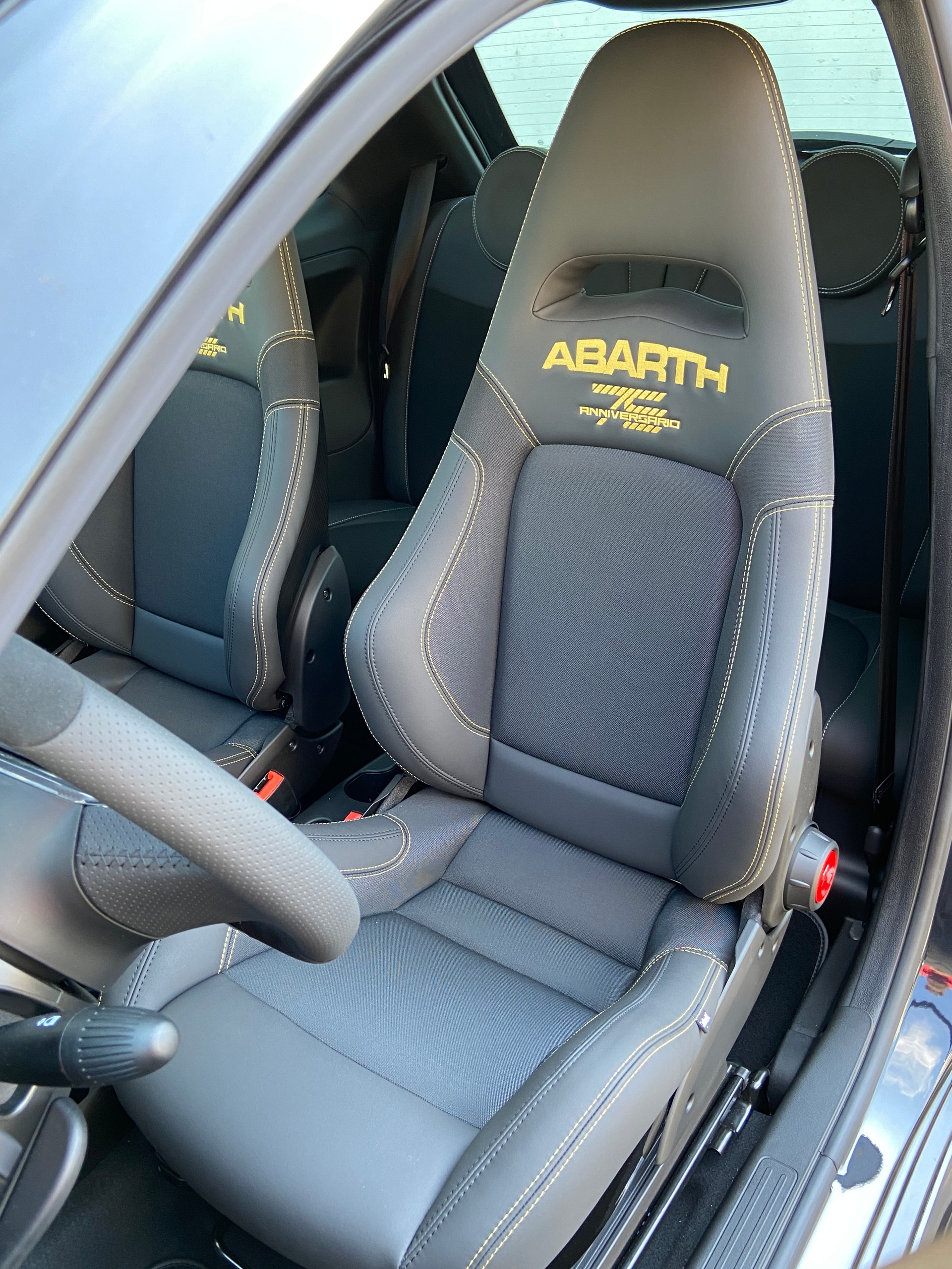 FIAT Abarth 695 75 Anniversario - Final Edition-image-7