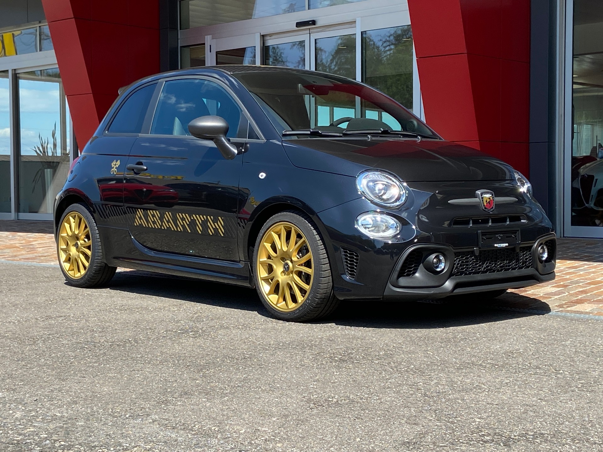 FIAT Abarth 695 75 Anniversario - Final Edition-image-15