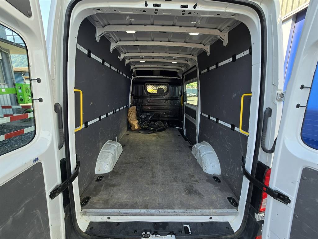 VW Crafter 35 2.0 BiTDI L3 A-image-11