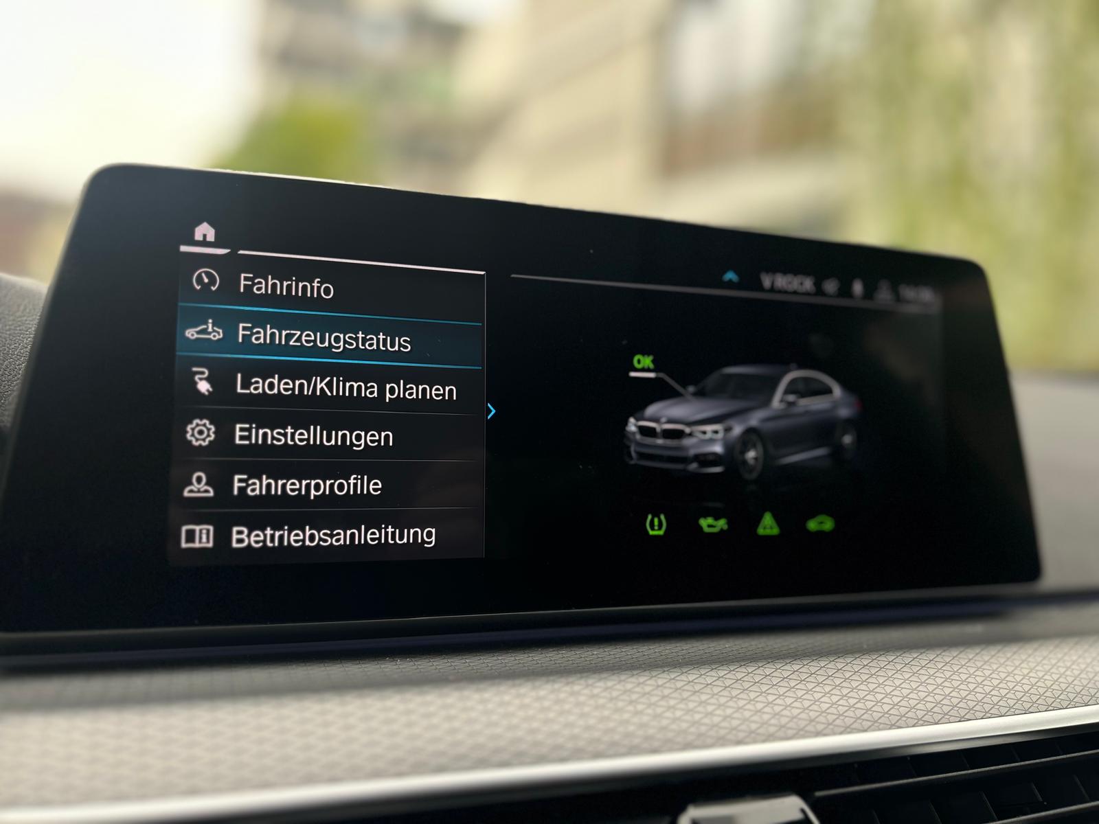 BMW 530e xDrive Pure M Sport Edition Steptronic-image-15
