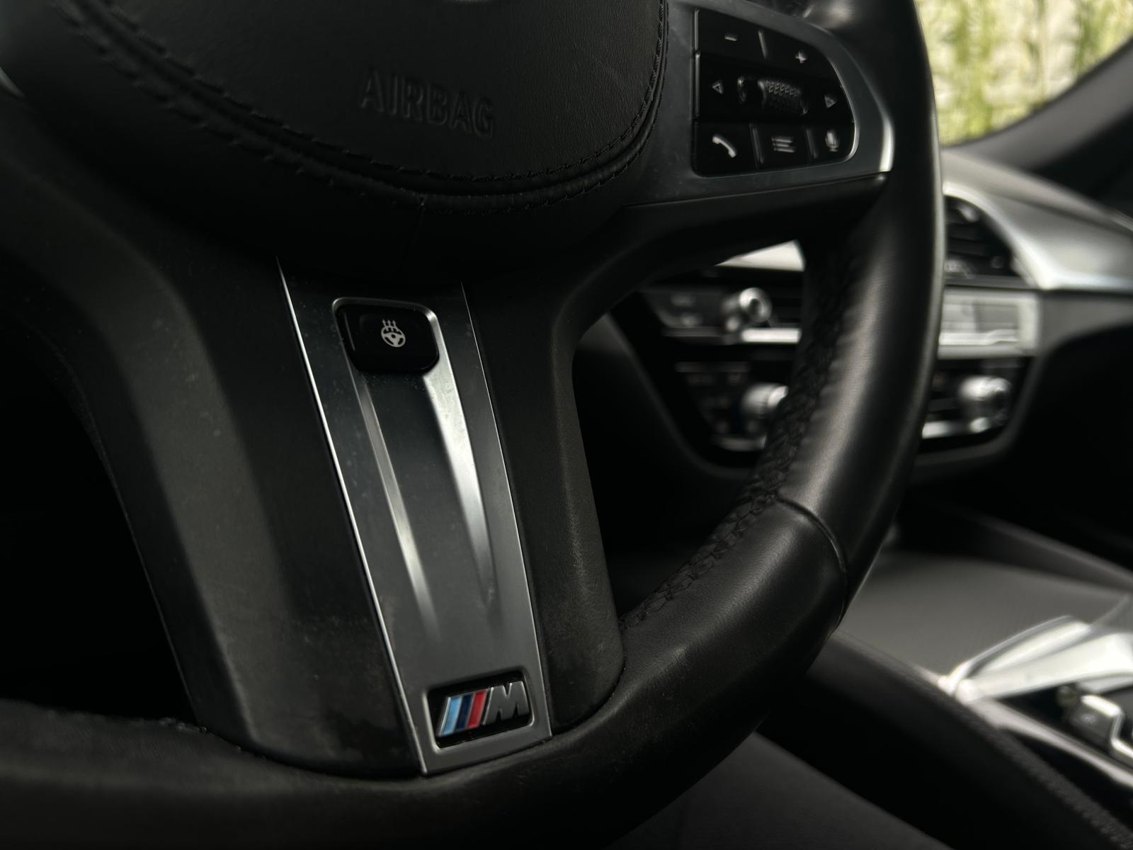 BMW 530e xDrive Pure M Sport Edition Steptronic-image-14