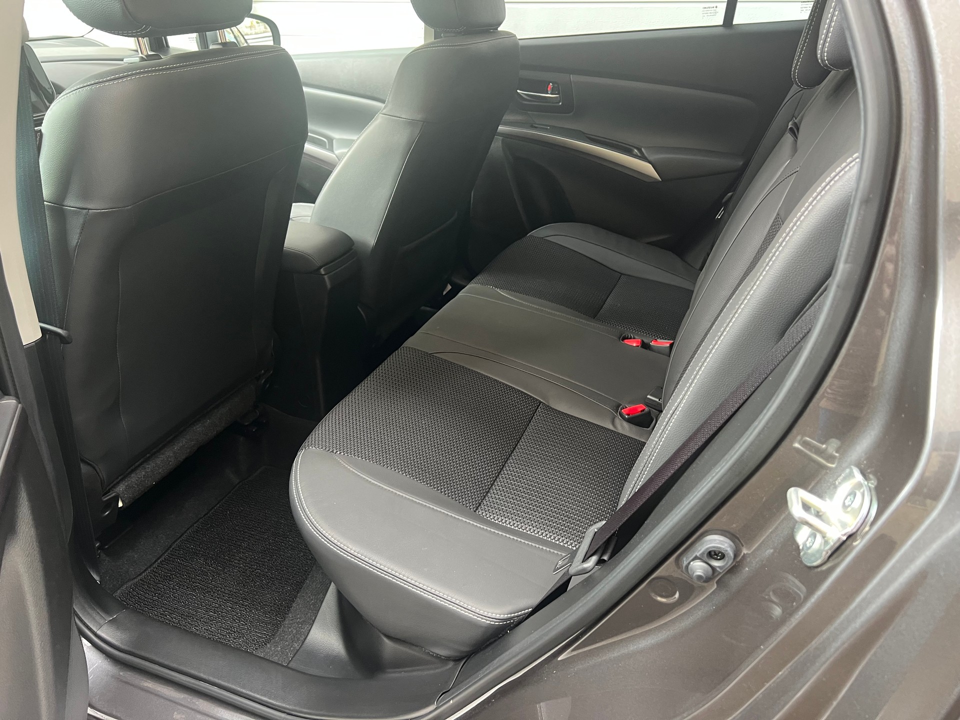 SUZUKI S-Cross 1.5 Compact Top Hybrid-image-8