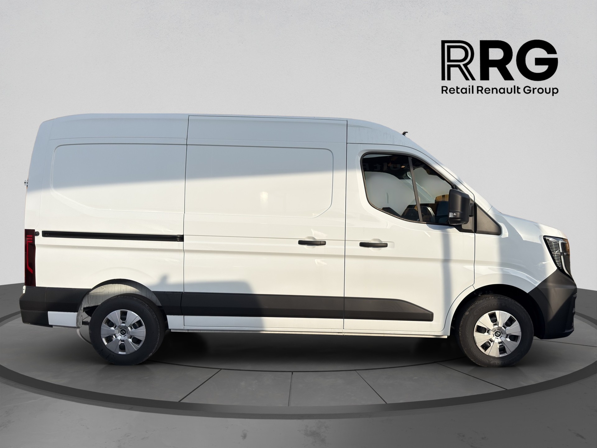 RENAULT Master T35 2.0 Blue dCi 130 L2H2 Advance-showroom-element-1