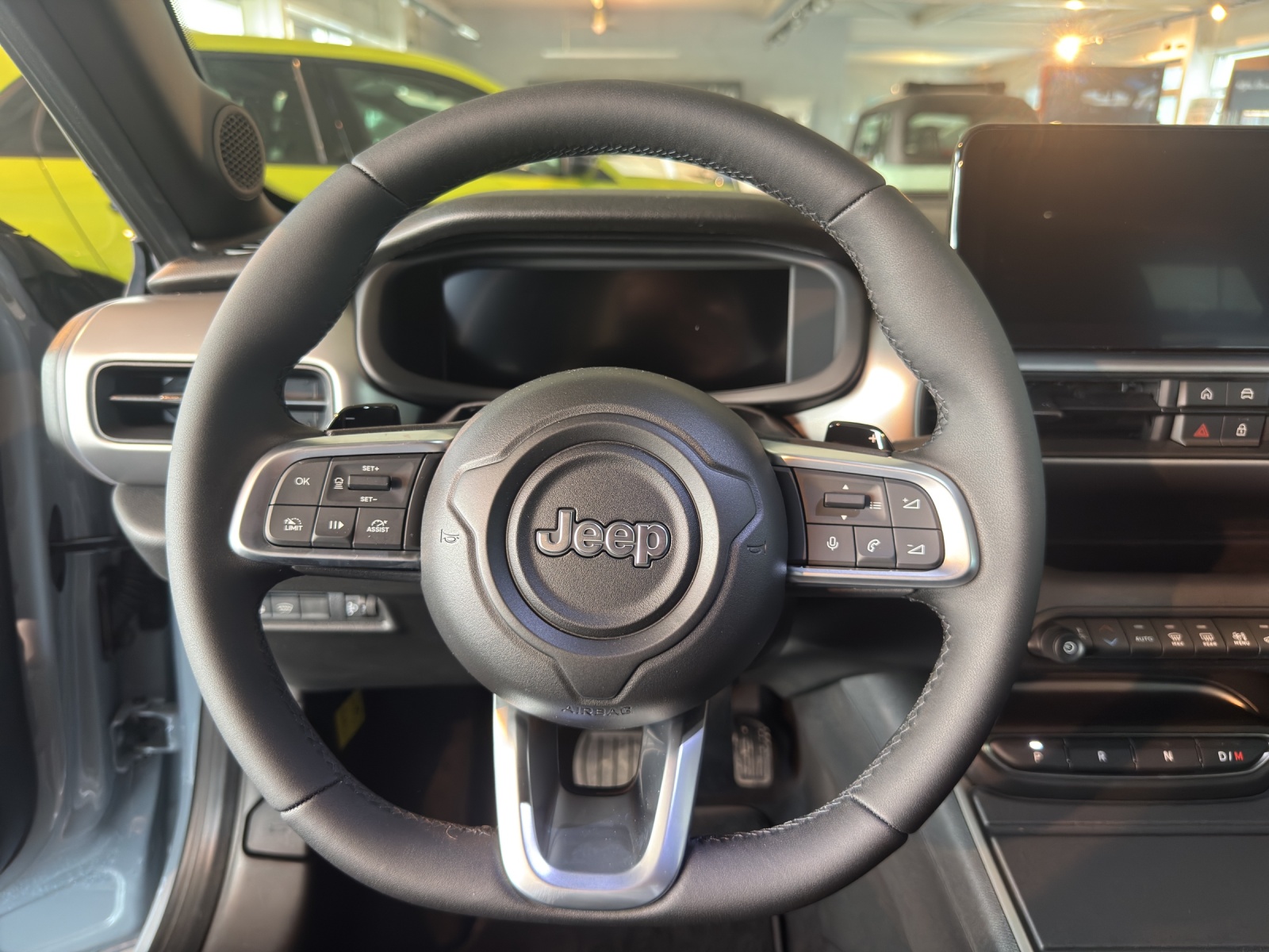 JEEP AVENGER 1.2 MHEV Overland 4-image-12