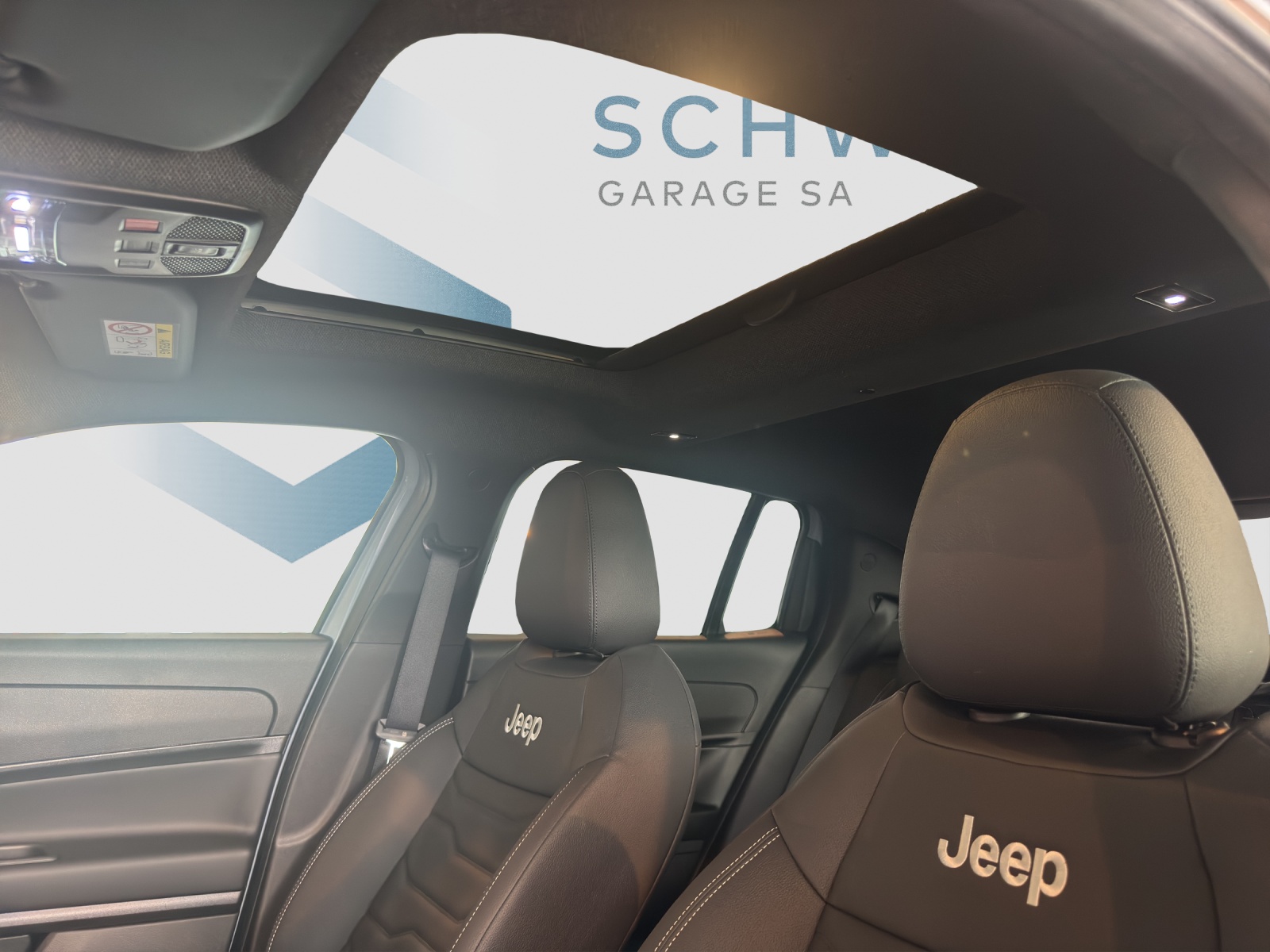 JEEP AVENGER 1.2 MHEV Overland 4-image-13