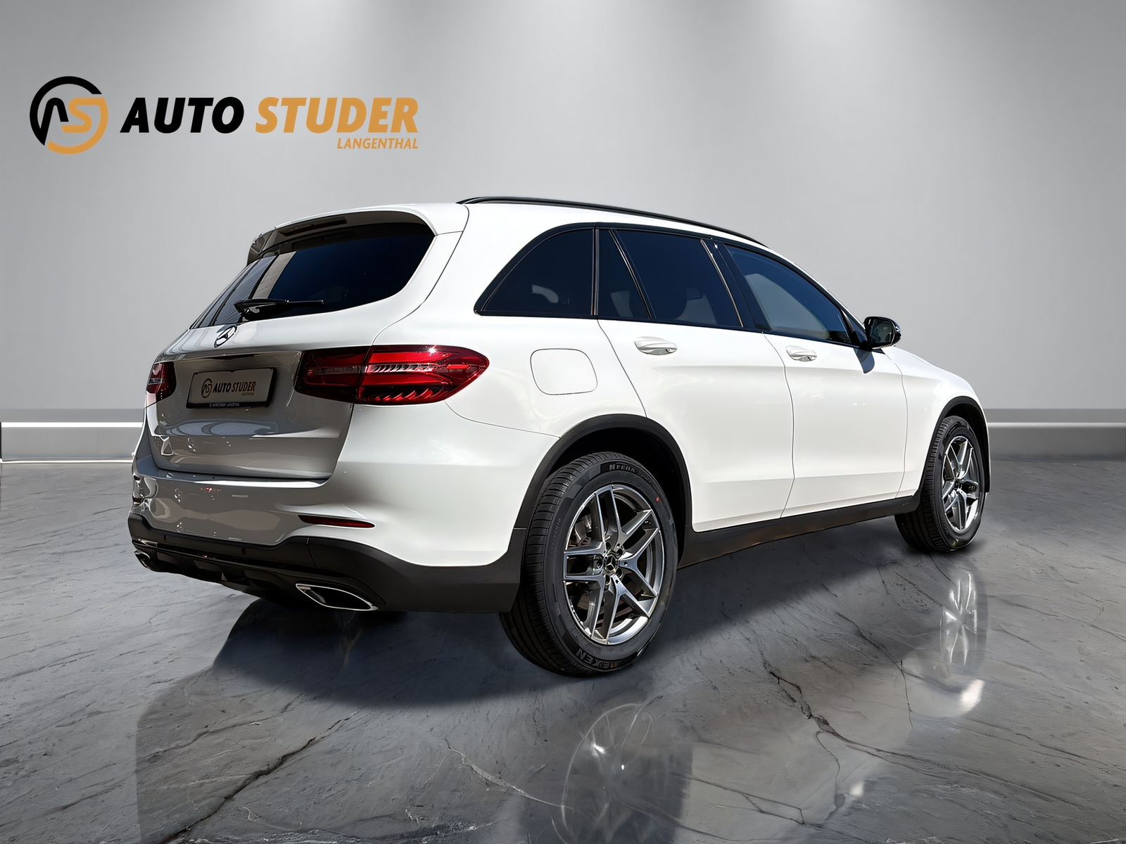 MERCEDES-BENZ GLC 250 d AMG Line 4m-image-11