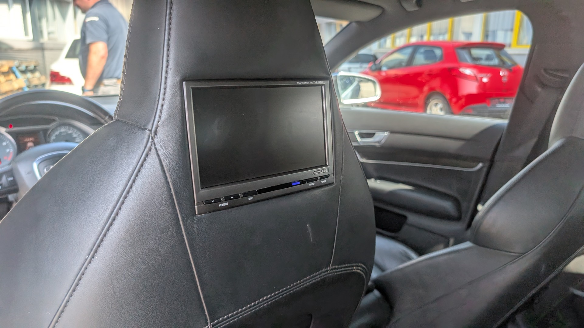 AUDI S6 Avant 5.2 V10 quattro tiptronic-image-18