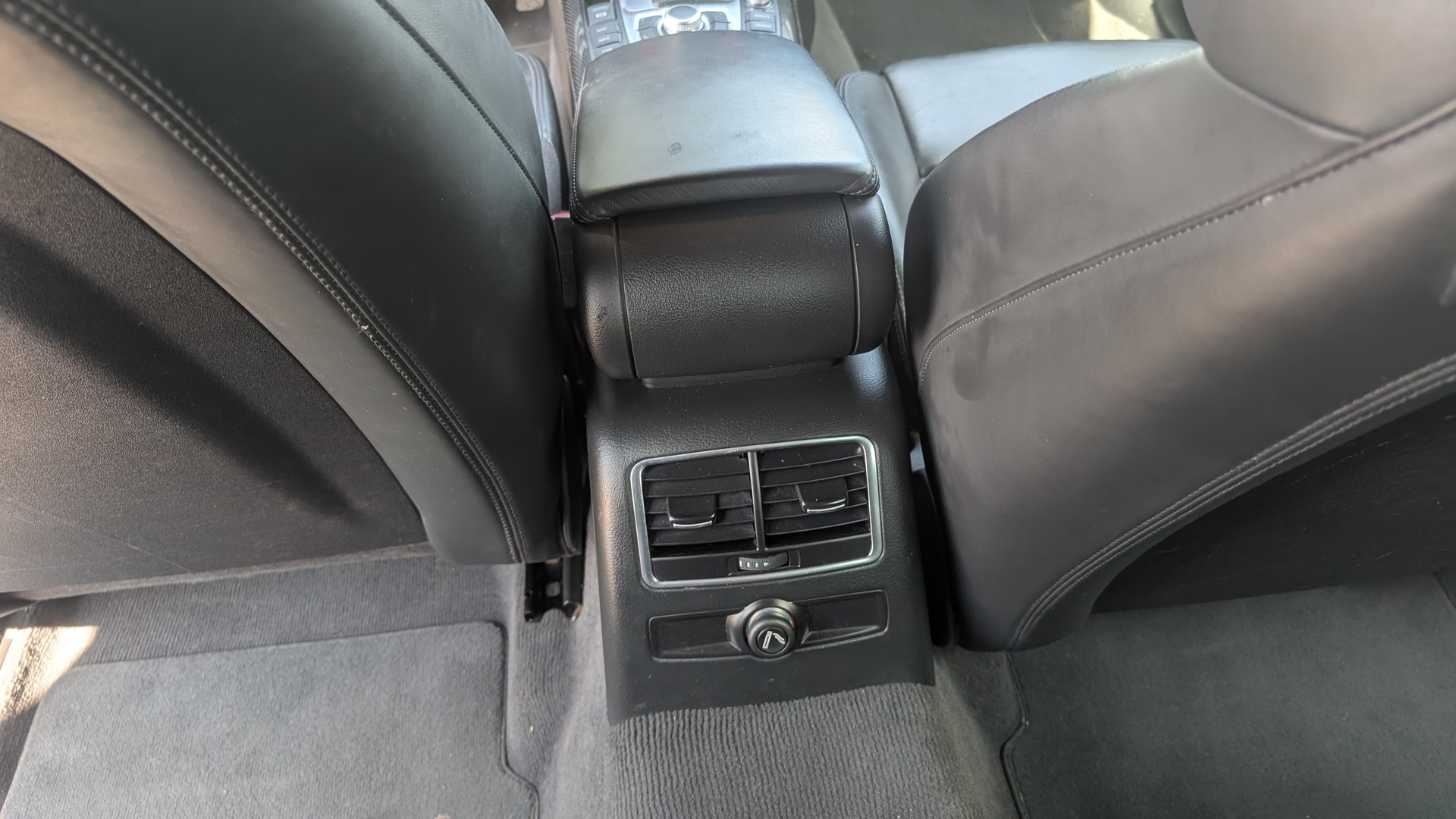 AUDI S6 Avant 5.2 V10 quattro tiptronic-image-16