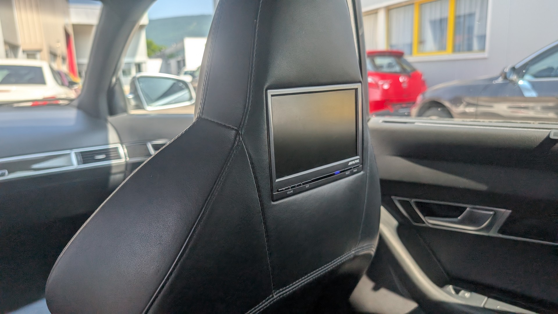 AUDI S6 Avant 5.2 V10 quattro tiptronic-image-19