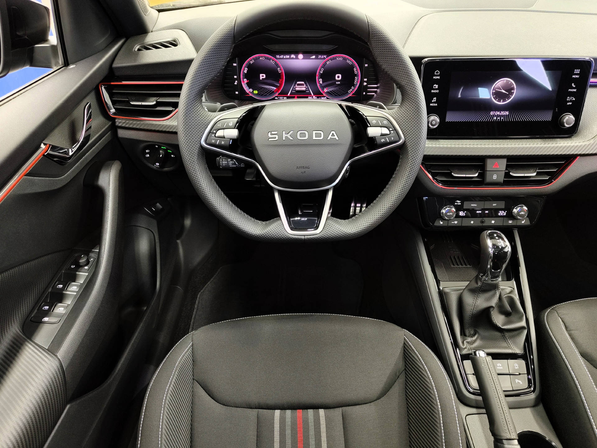 SKODA Kamiq 1.5 TSI Monte Carlo DSG-image-4