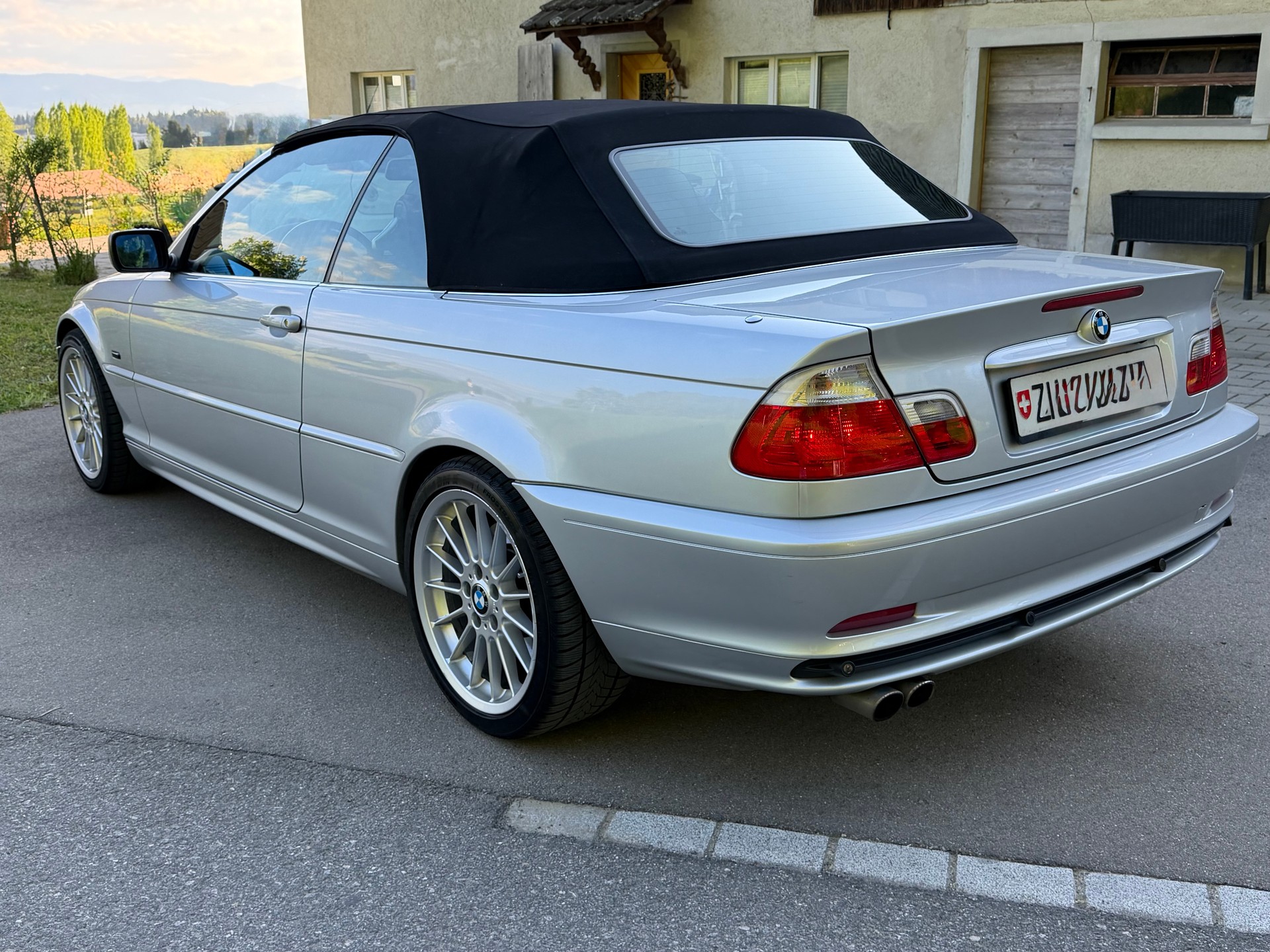 BMW 330Ci Cabriolet-image-18