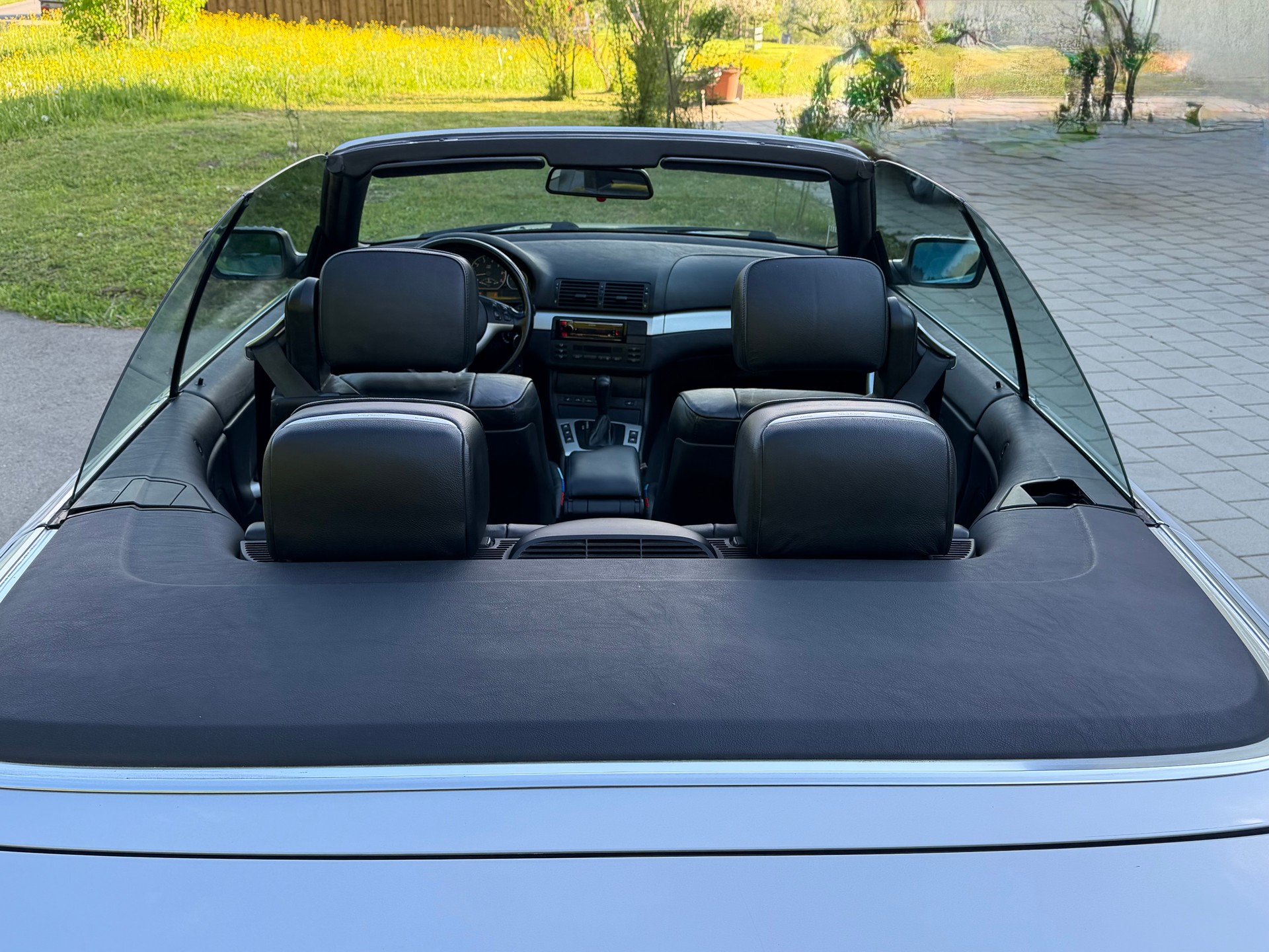 BMW 330Ci Cabriolet-image-6