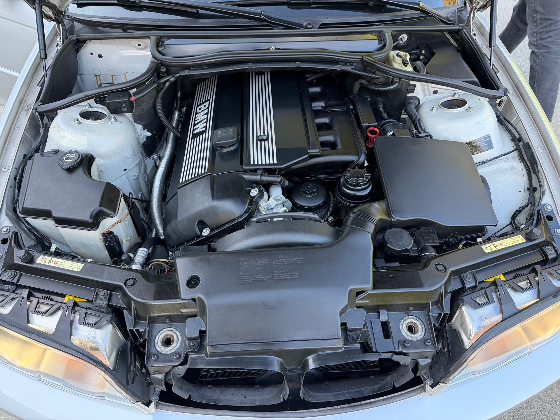 BMW 330Ci Cabriolet-image-14
