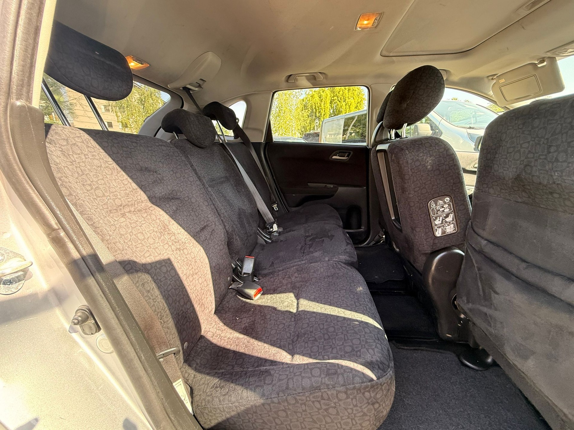 HONDA FR-V 2.0 Comfort-image-11